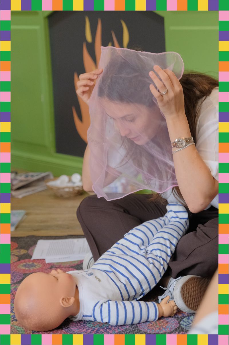 Babynook seansında duyusal oyun anı